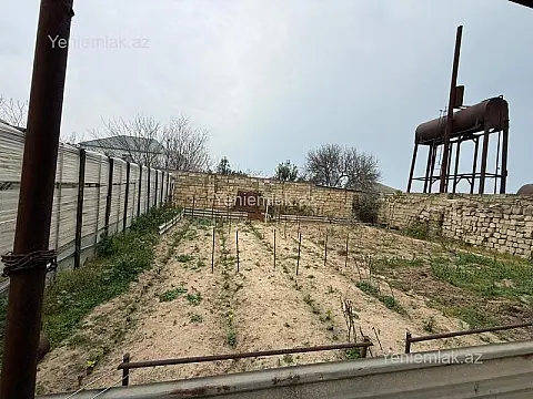 Satılır 5 otaqlı həyət evi 200 m²