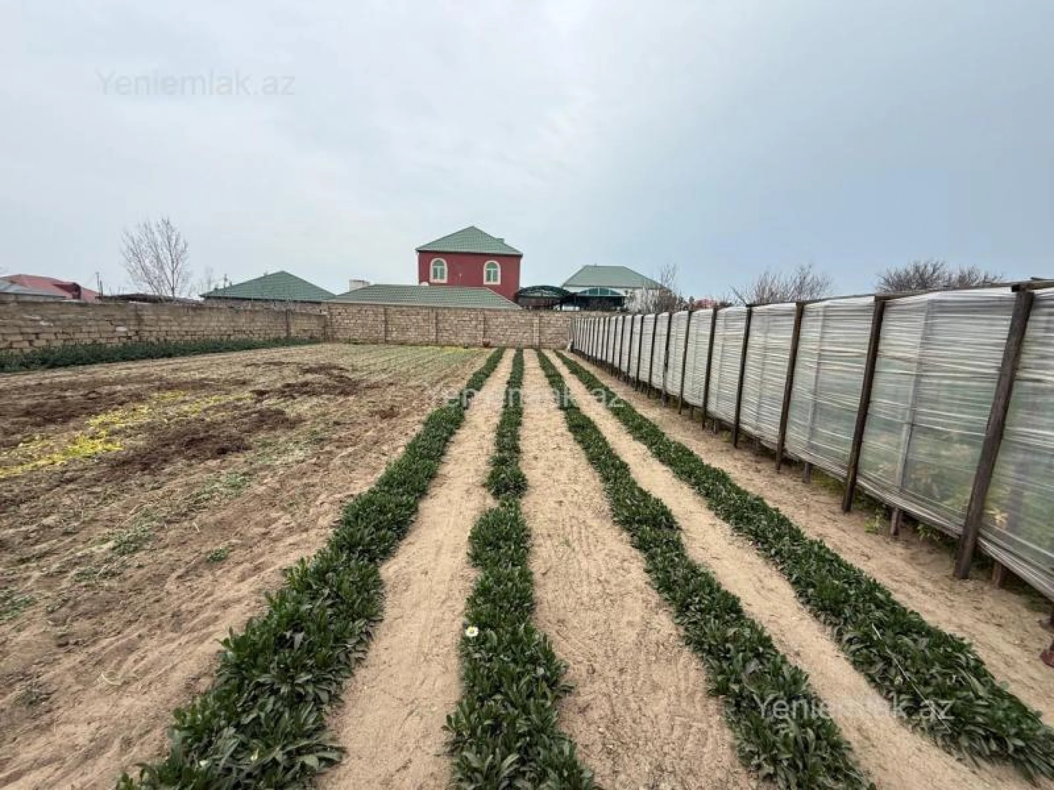 Satılır 5 otaqlı həyət evi 200 m²