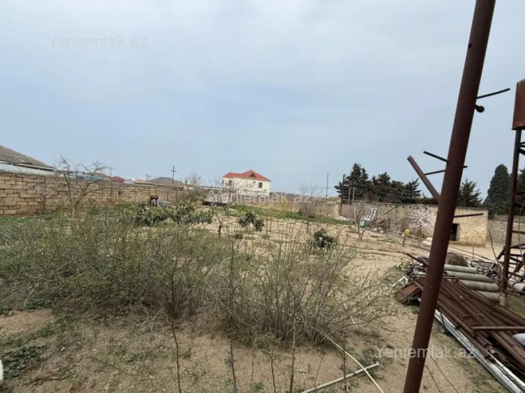 Satılır 5 otaqlı həyət evi 200 m²