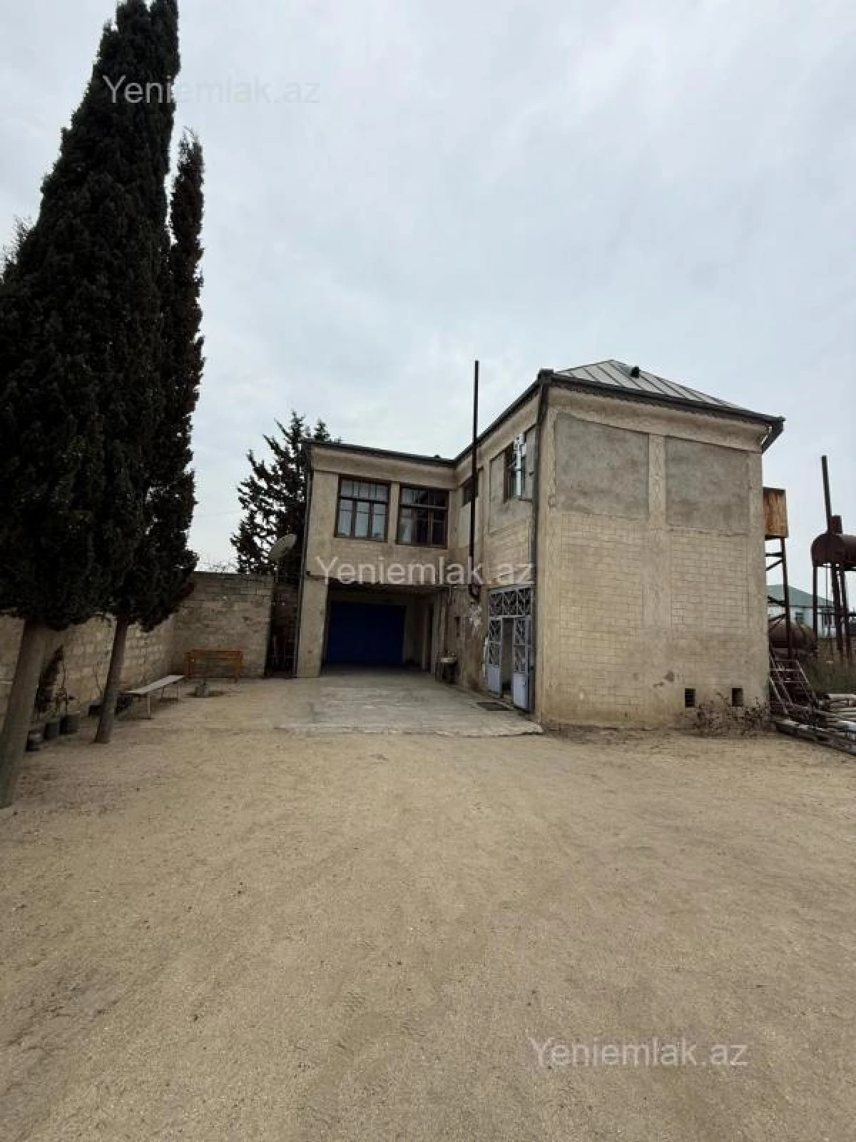 Satılır 5 otaqlı həyət evi 200 m²