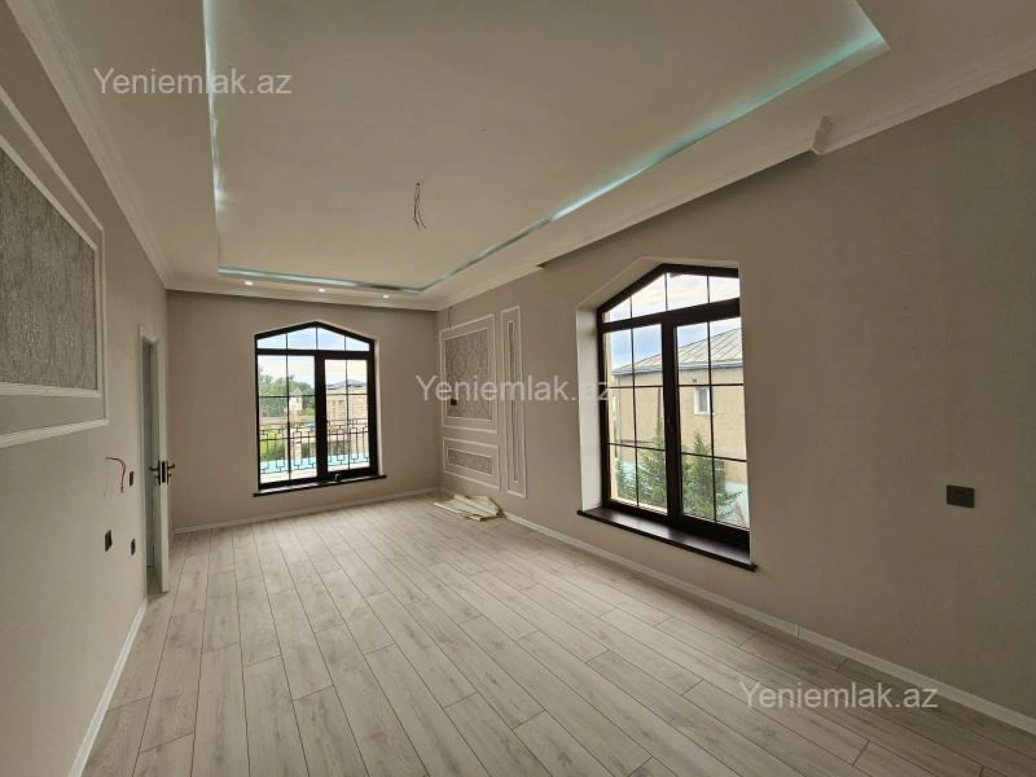 Satılır 11 otaqlı həyət evi 450 m²