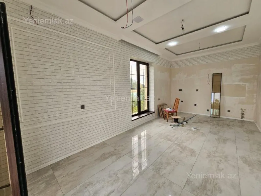 Satılır 11 otaqlı həyət evi 450 m²