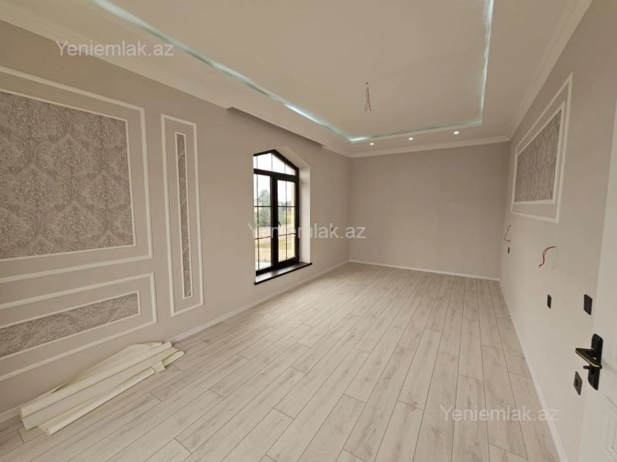 Satılır 11 otaqlı həyət evi 450 m²
