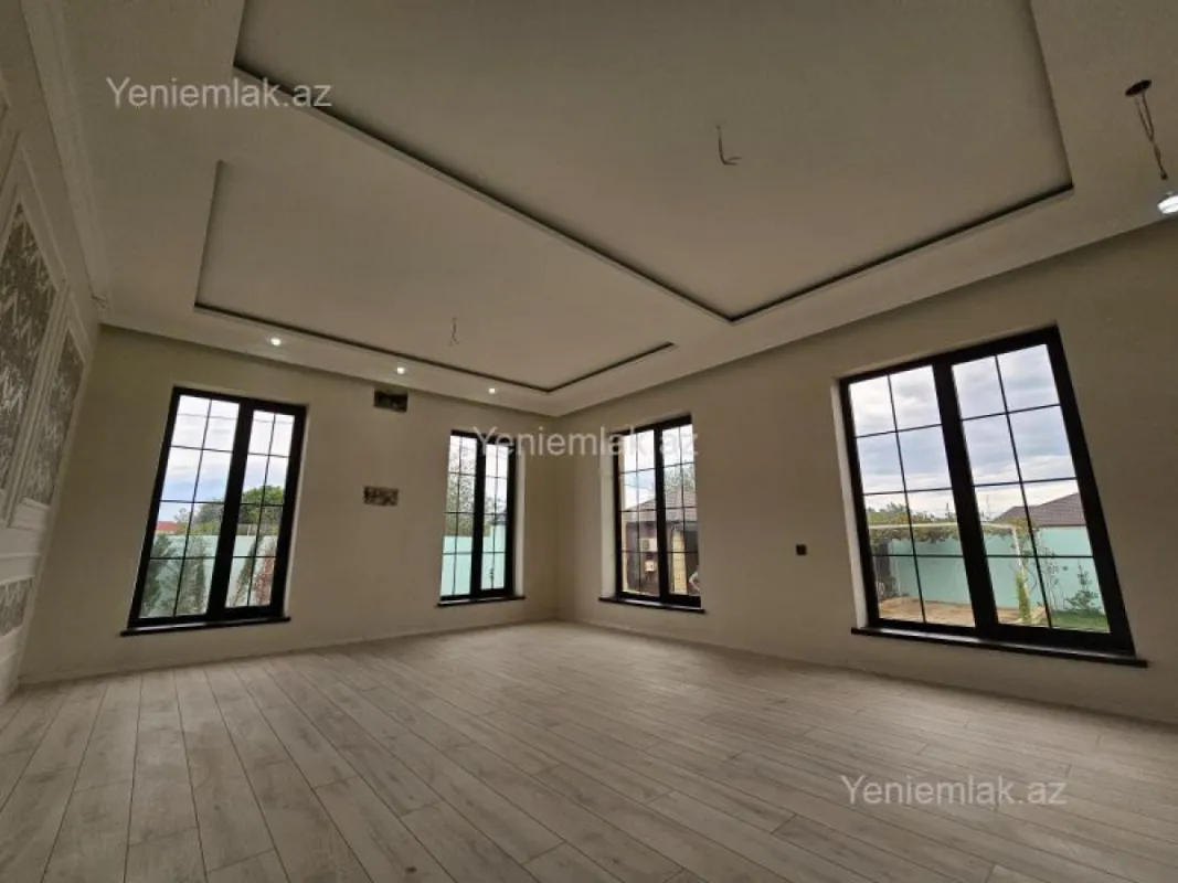 Satılır 11 otaqlı həyət evi 450 m²