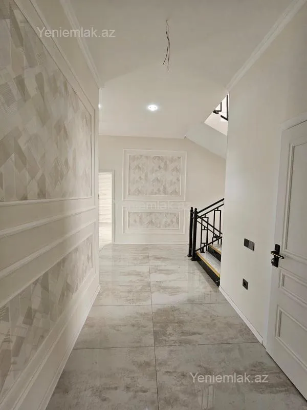 Satılır 11 otaqlı həyət evi 450 m²