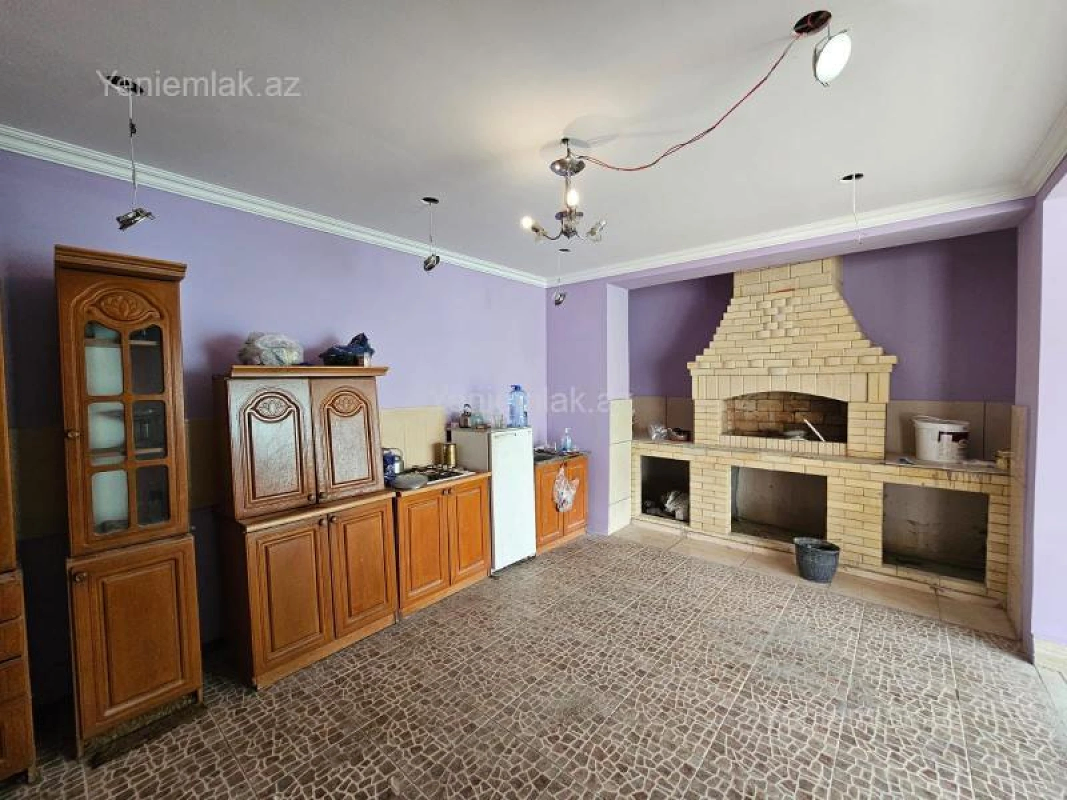 Satılır 11 otaqlı həyət evi 450 m²