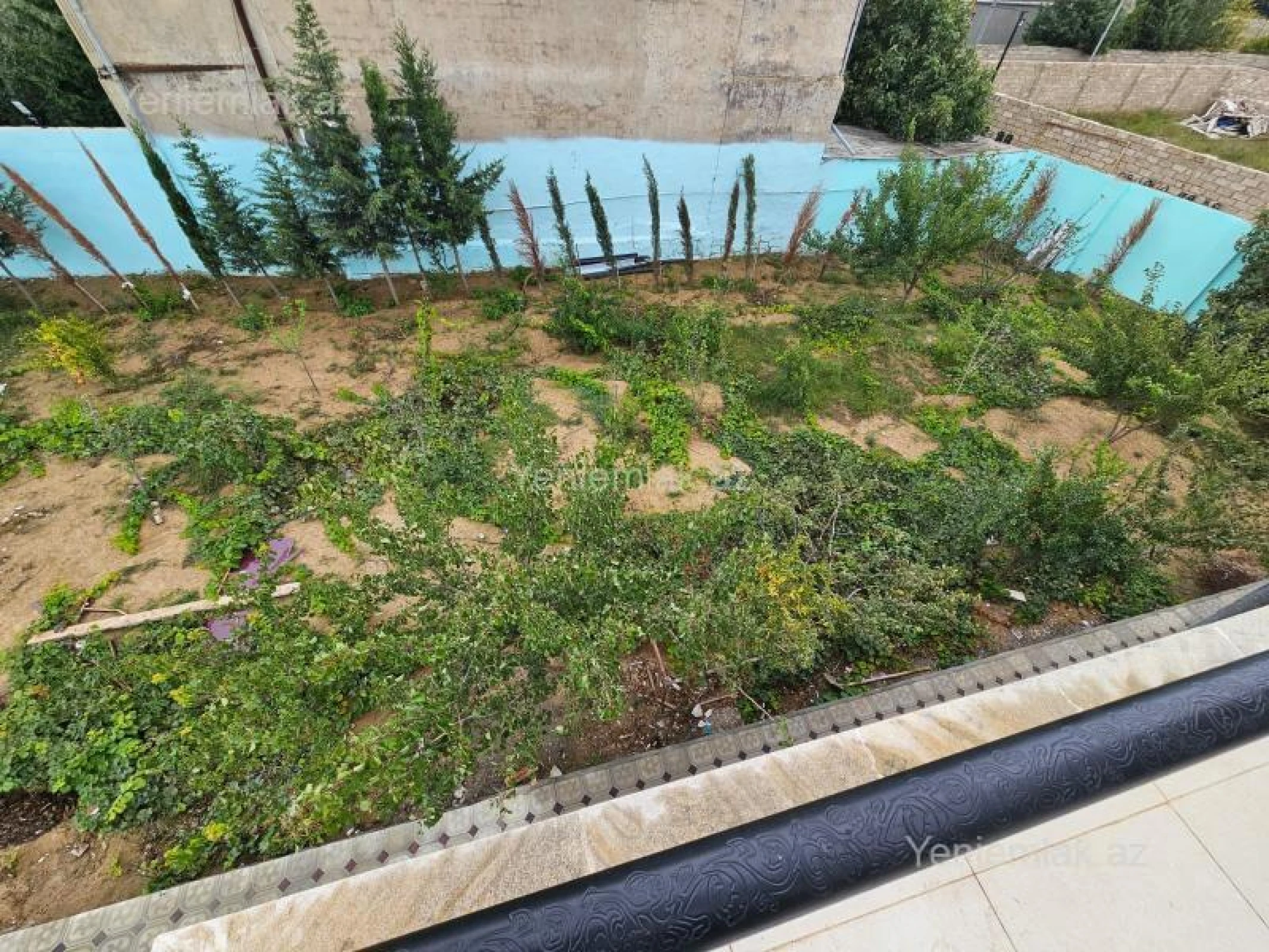 Satılır 11 otaqlı həyət evi 450 m²