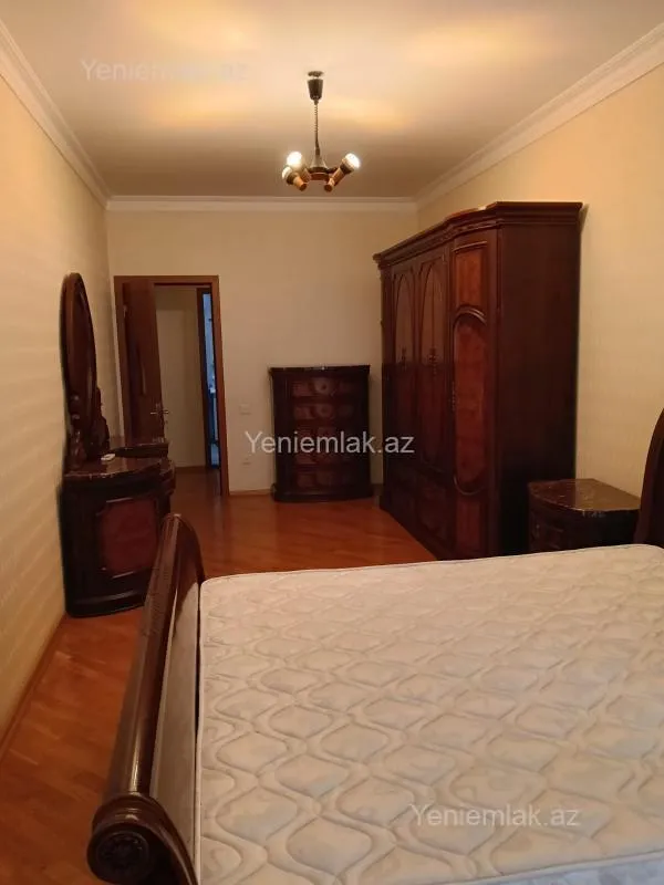 Satılır 4 otaqlı yeni tikili 200 m²