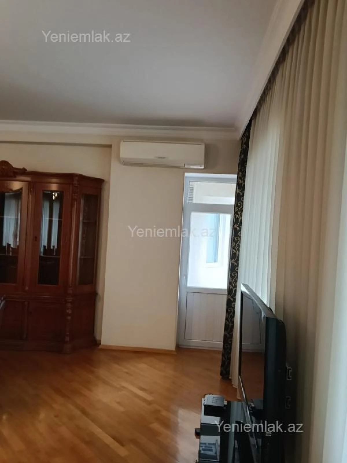 Satılır 4 otaqlı yeni tikili 200 m²