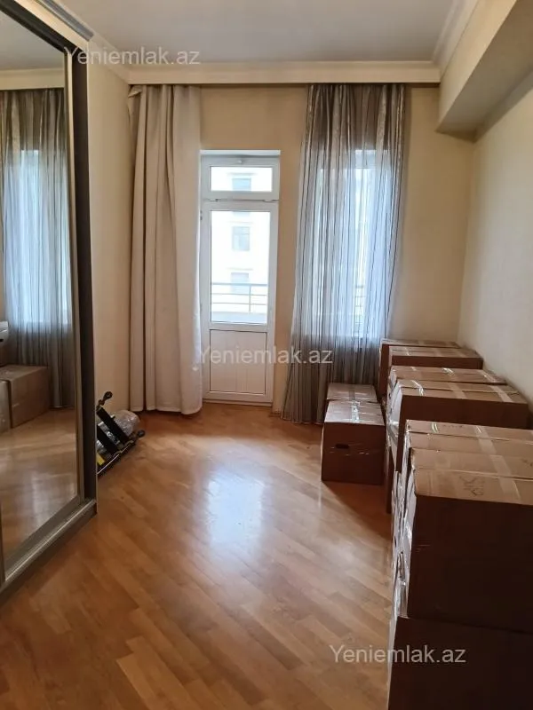 Satılır 4 otaqlı yeni tikili 200 m²