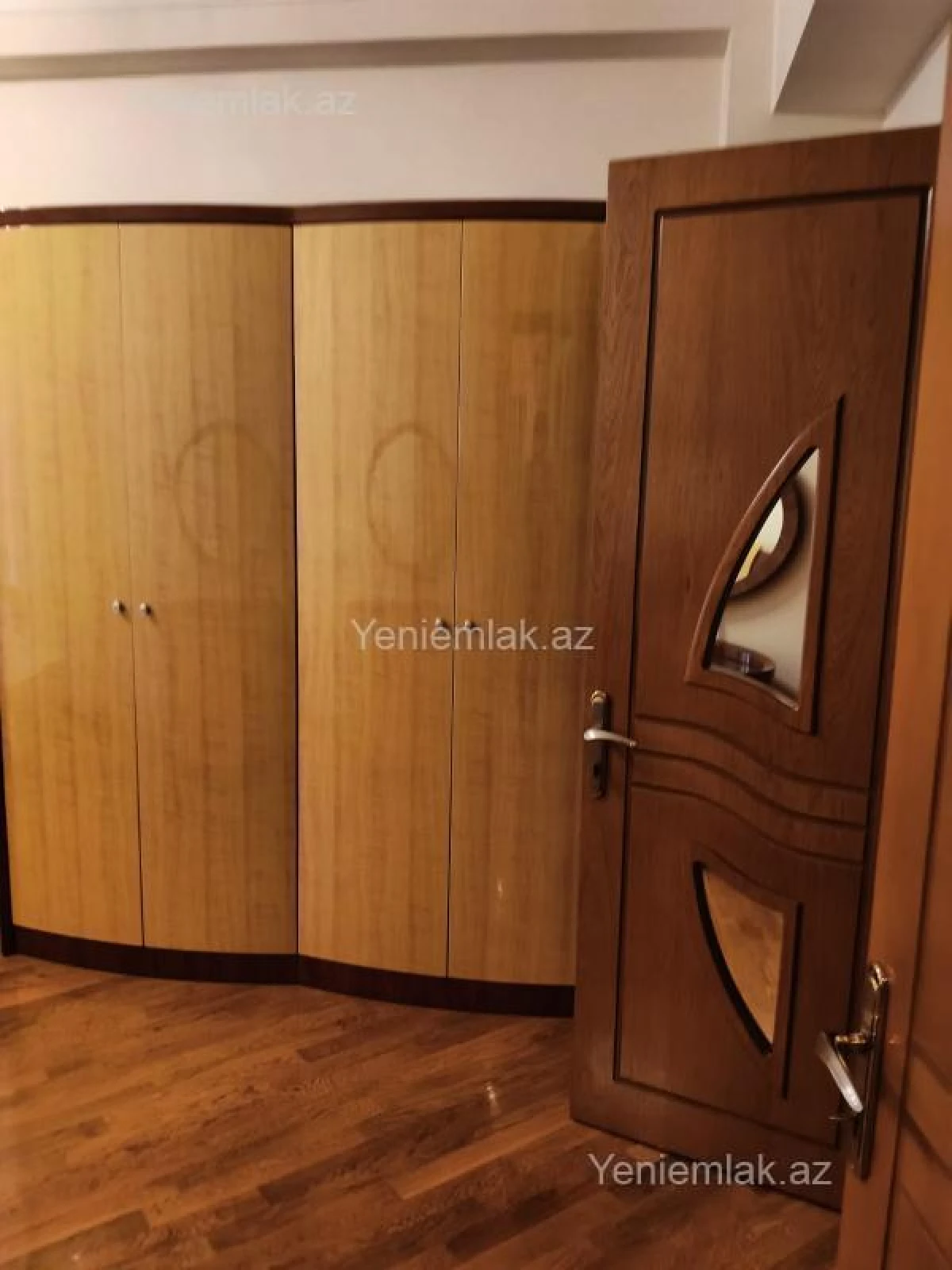 Satılır 4 otaqlı yeni tikili 200 m²