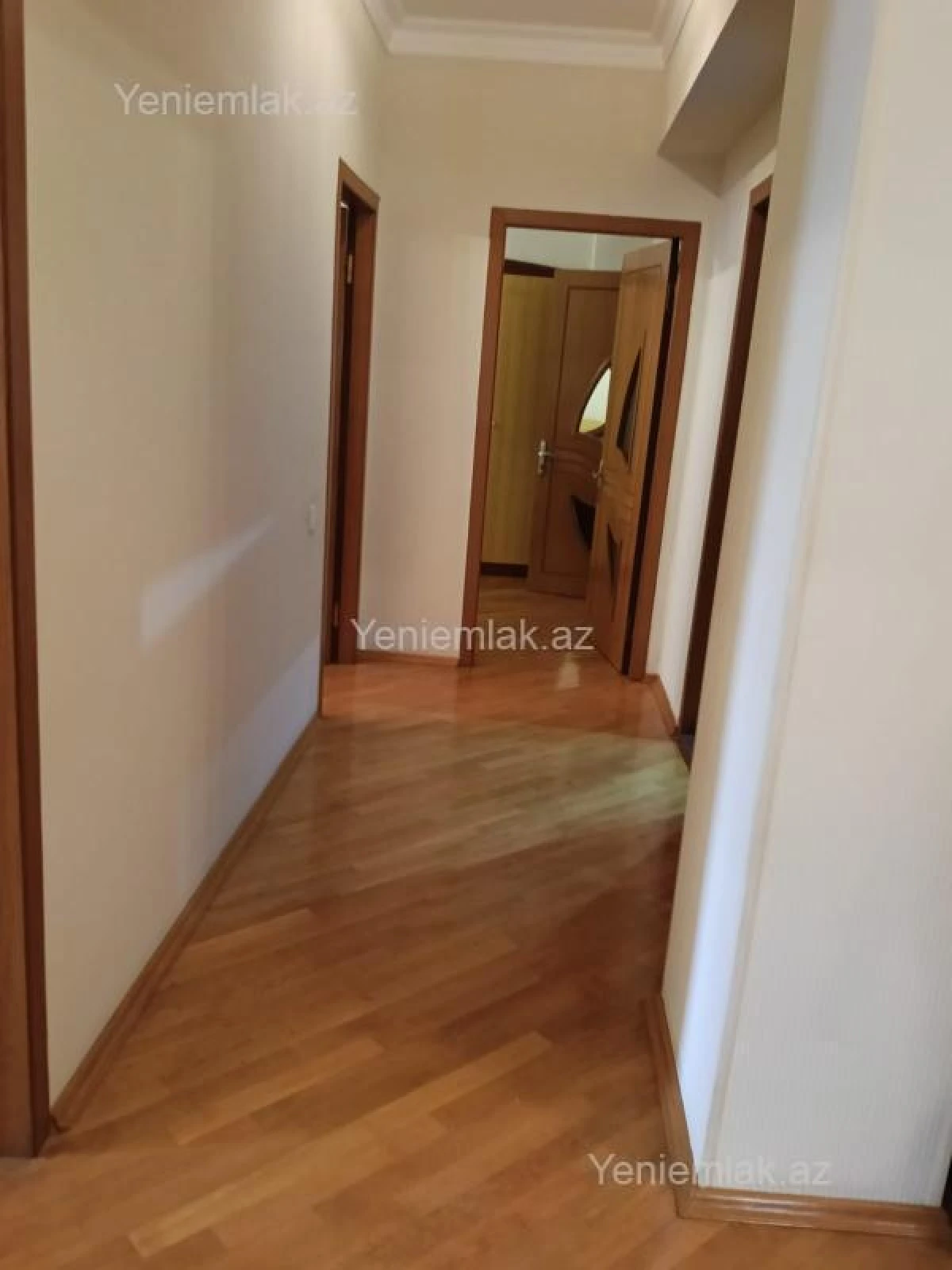 Satılır 4 otaqlı yeni tikili 200 m²