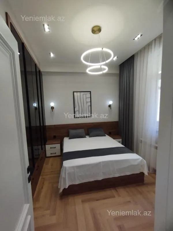 Satılır 2 otaqlı yeni tikili 60 m²