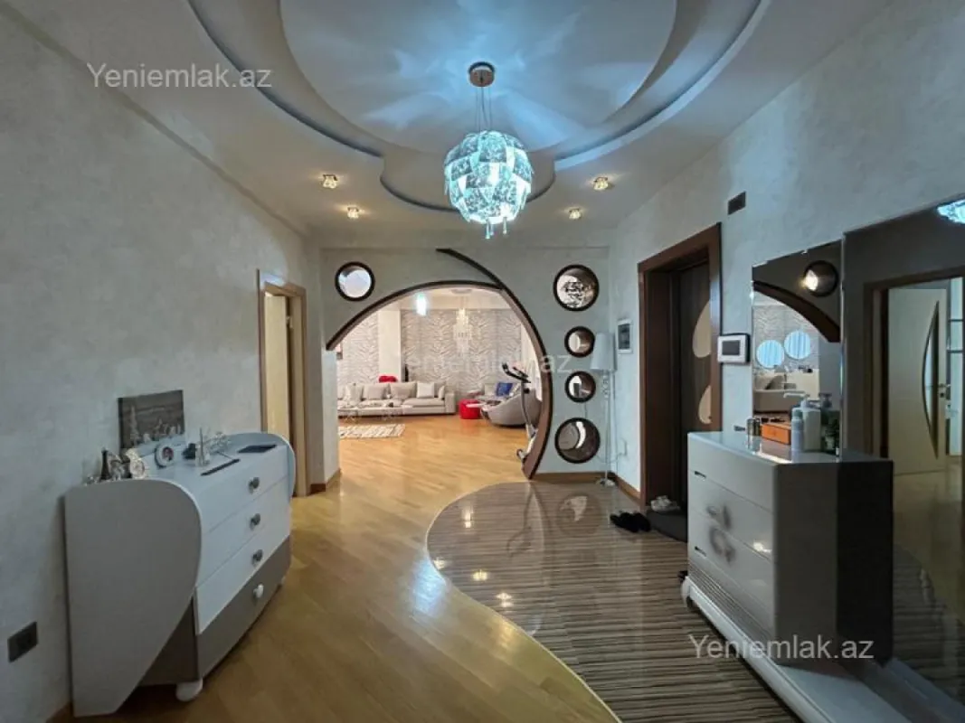 Satılır 5 otaqlı yeni tikili 205 m²