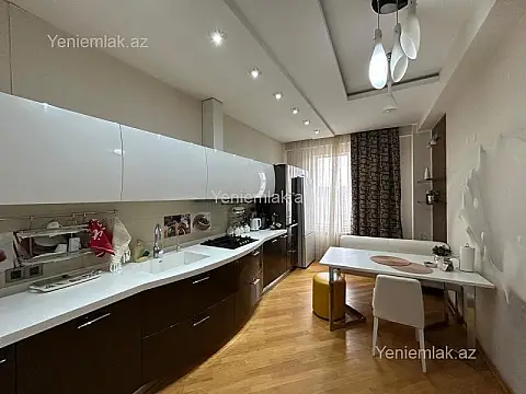 Satılır 5 otaqlı yeni tikili 205 m²