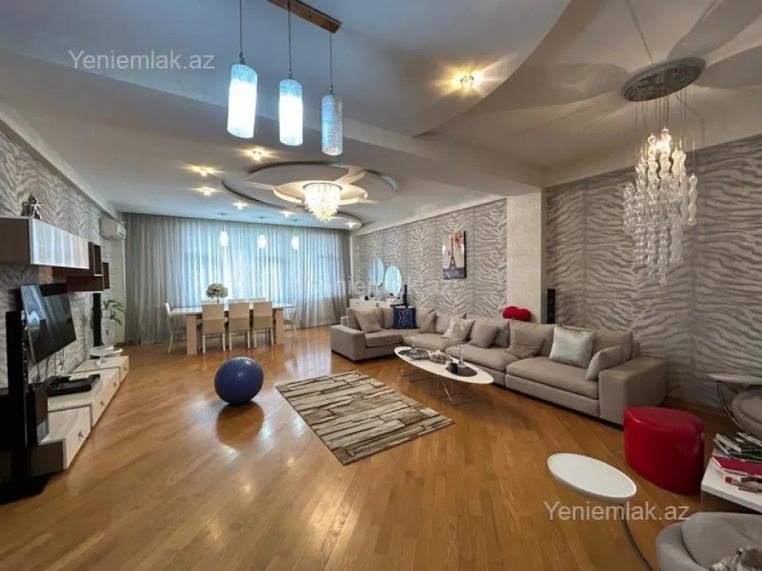 Satılır 5 otaqlı yeni tikili 205 m²