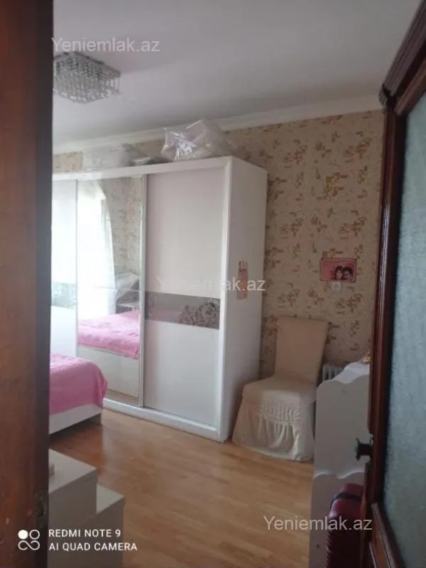 Satılır 3 otaqlı köhnə tikili 80 m²