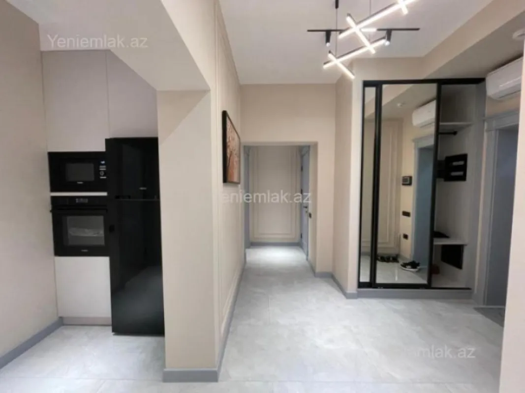 Satılır 3 otaqlı yeni tikili 82 m²
