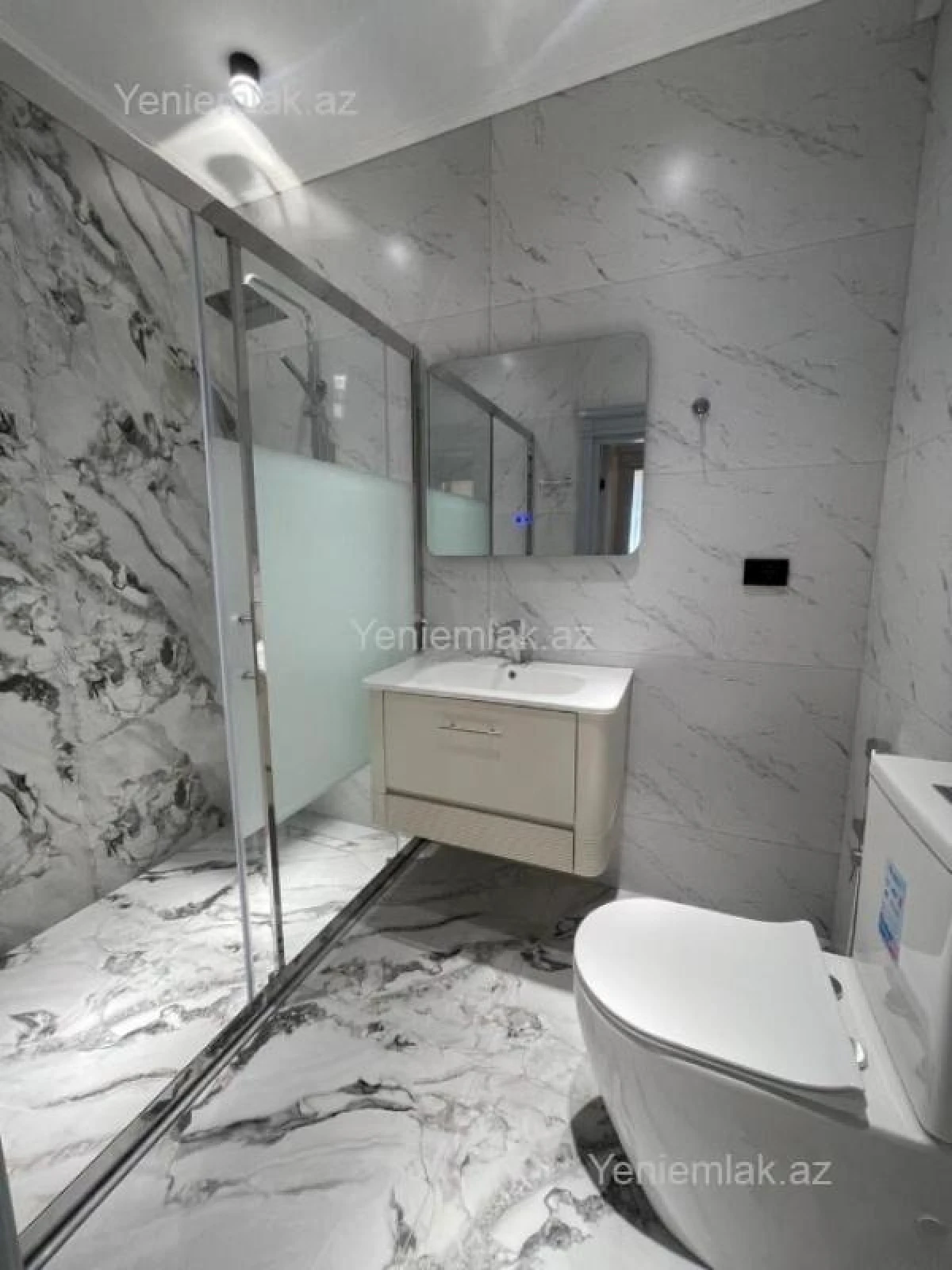 Satılır 3 otaqlı yeni tikili 82 m²