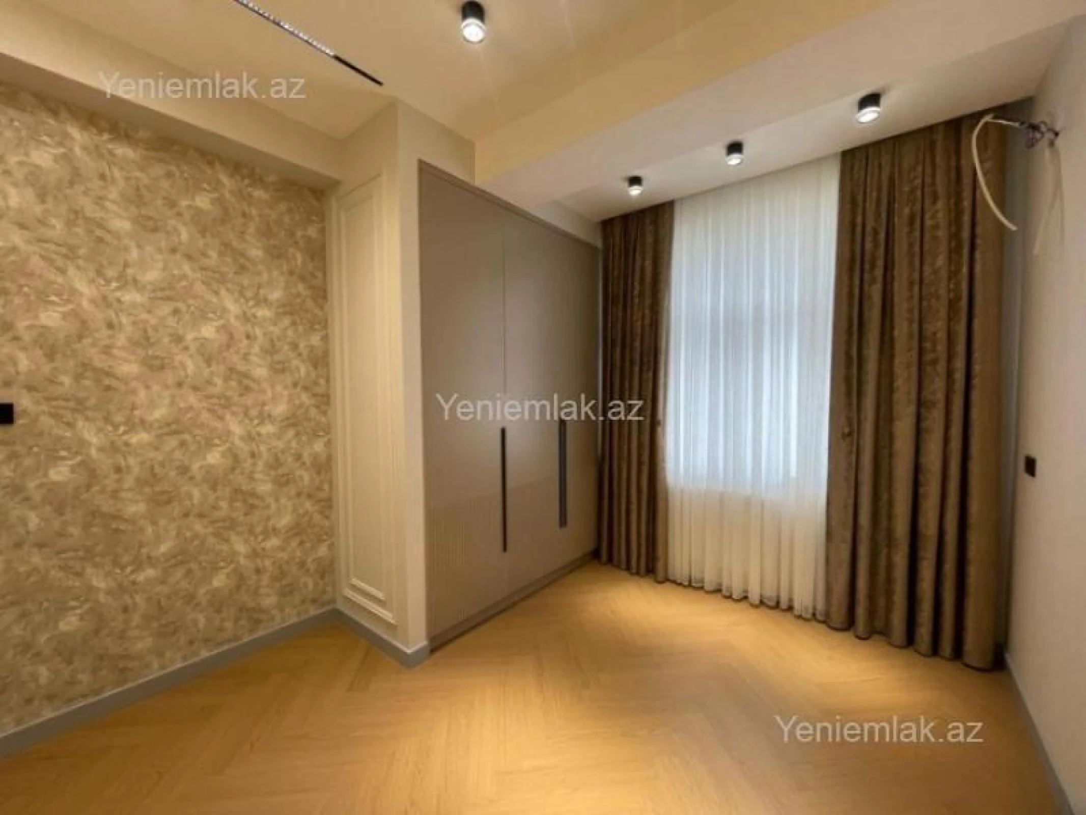 Satılır 3 otaqlı yeni tikili 82 m²