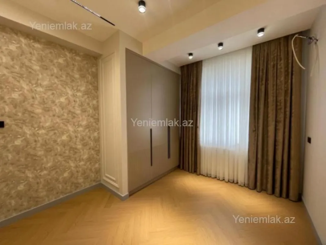Satılır 3 otaqlı yeni tikili 82 m²