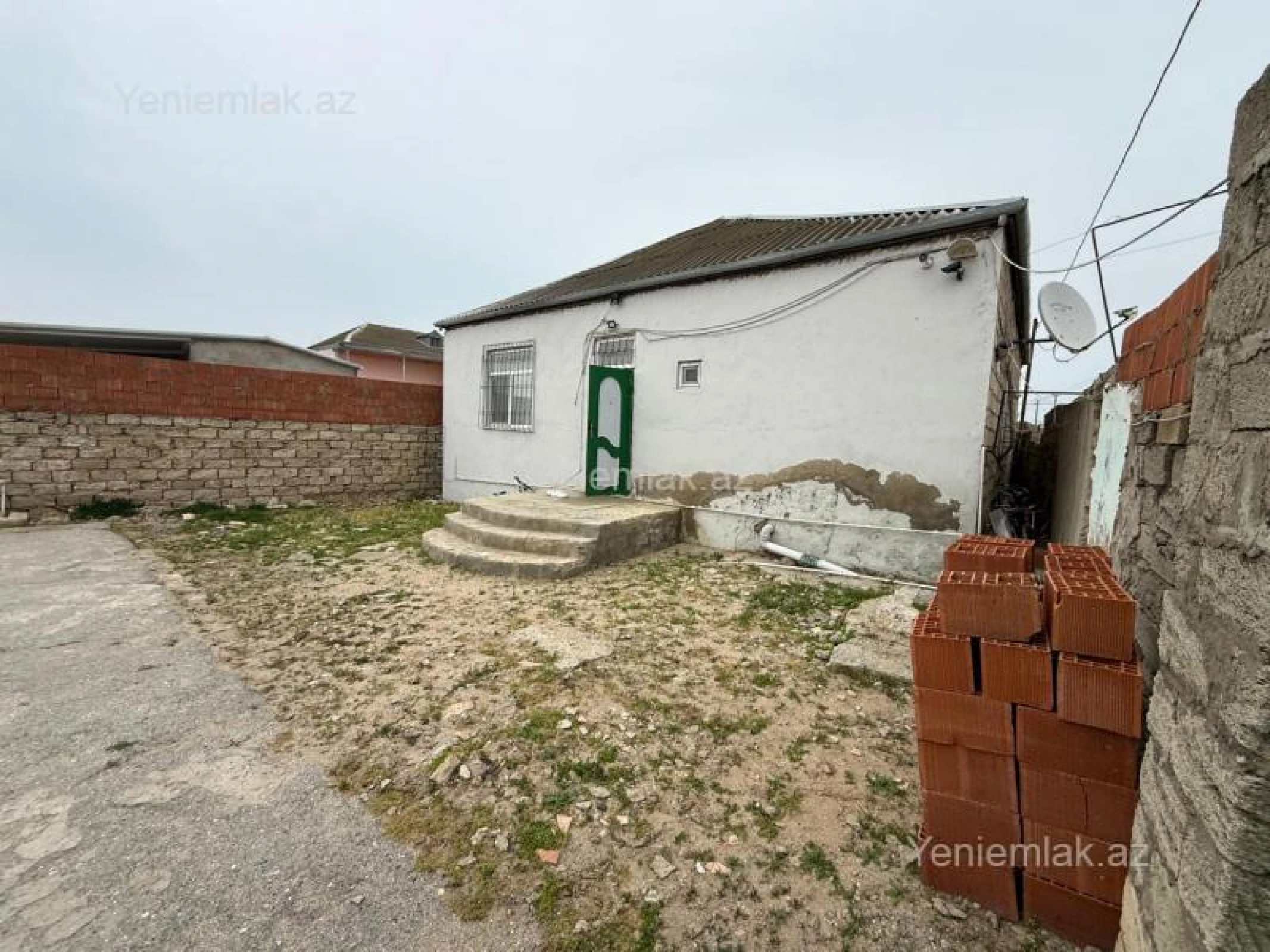 Satılır 3 otaqlı həyət evi 100 m²