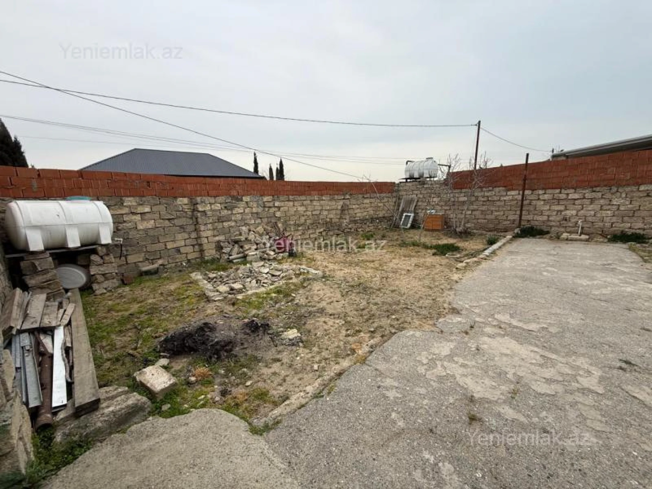 Satılır 3 otaqlı həyət evi 100 m²