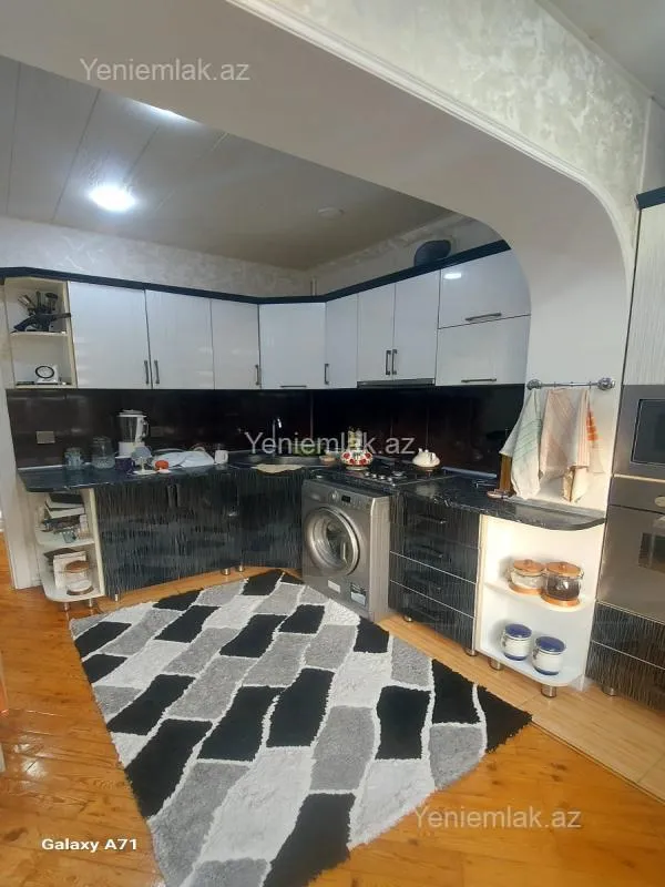 Satılır 3 otaqlı köhnə tikili 80 m²