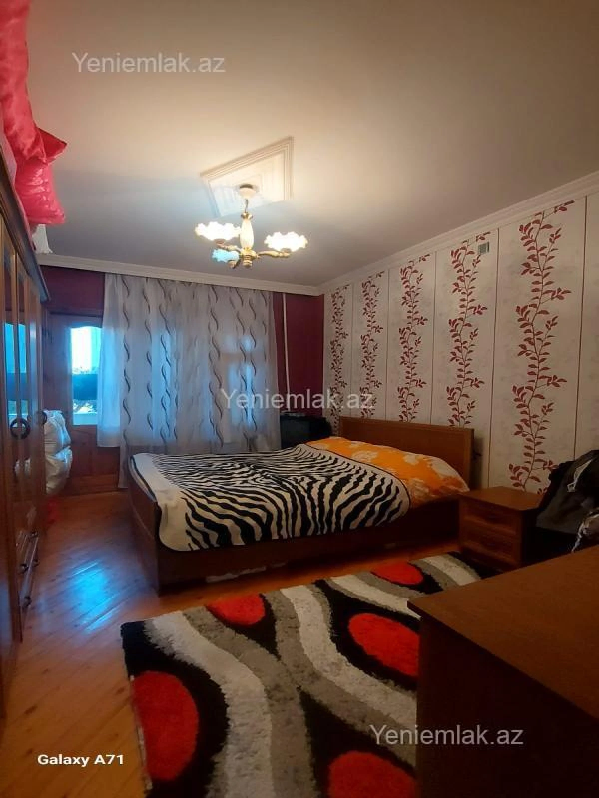 Satılır 3 otaqlı köhnə tikili 80 m²