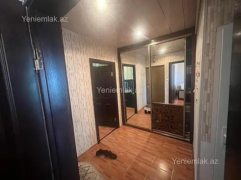 Satılır 2 otaqlı köhnə tikili 65 m²