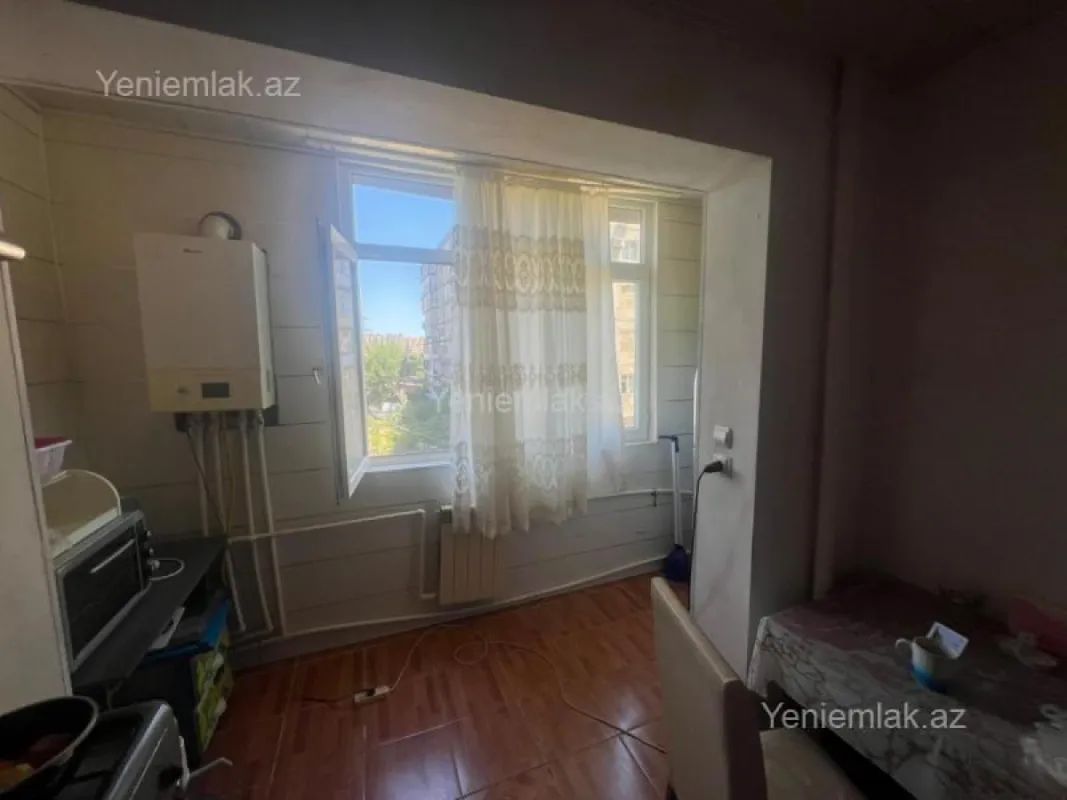 Satılır 2 otaqlı köhnə tikili 65 m²