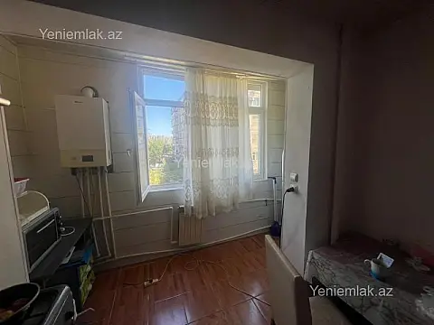 Satılır 2 otaqlı köhnə tikili 65 m²