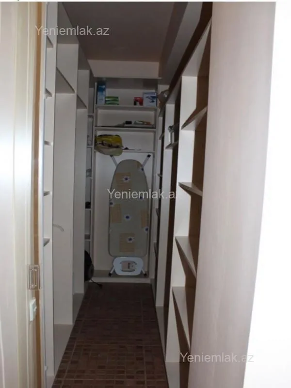 Satılır 3 otaqlı köhnə tikili 120 m²