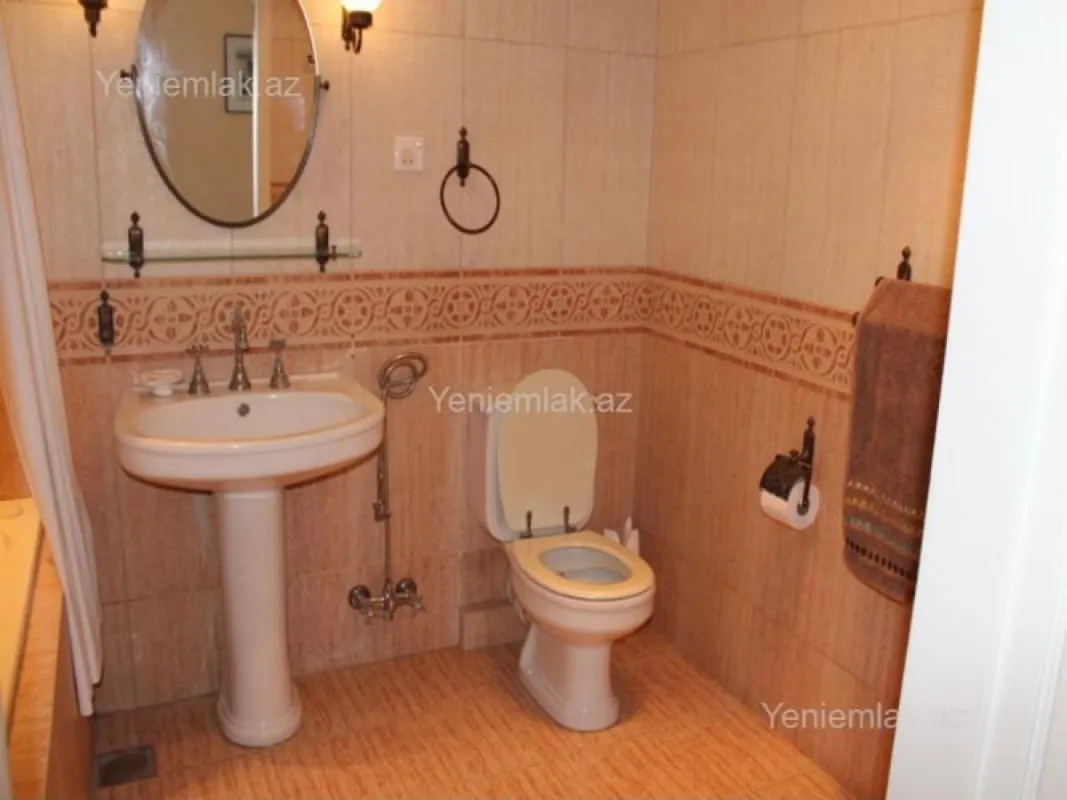 Satılır 3 otaqlı köhnə tikili 120 m²