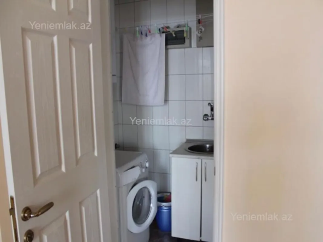 Satılır 3 otaqlı köhnə tikili 120 m²