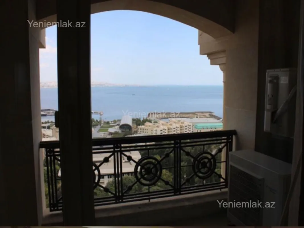 Satılır 3 otaqlı köhnə tikili 120 m²