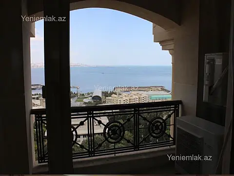 Satılır 3 otaqlı köhnə tikili 120 m²