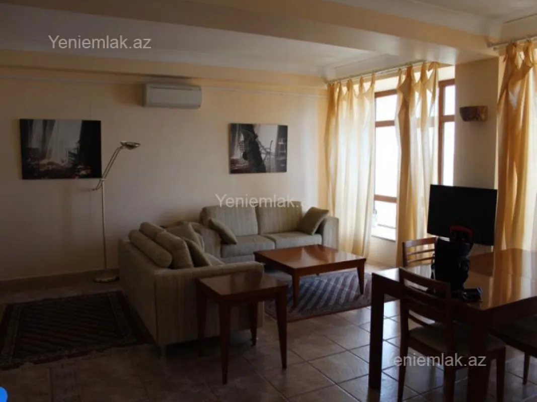 Satılır 3 otaqlı köhnə tikili 120 m²