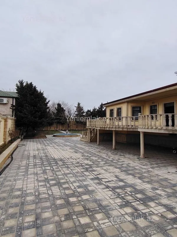 Satılır 4 otaqlı həyət evi 200 m²