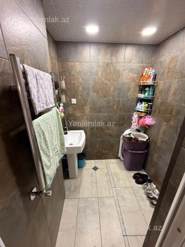 Satılır 3 otaqlı köhnə tikili 80 m²