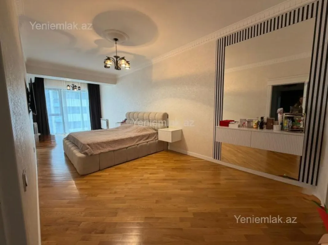 Satılır 2 otaqlı yeni tikili 110 m²
