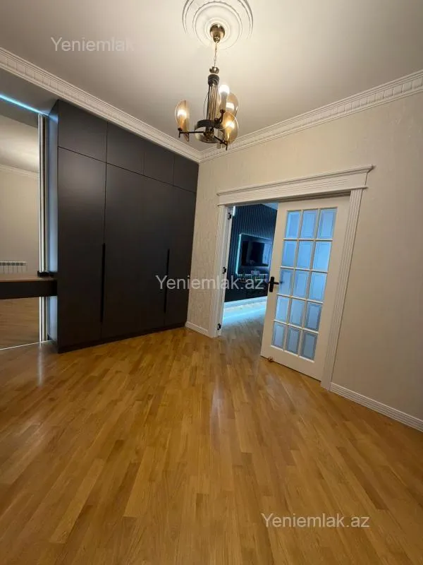 Satılır 2 otaqlı yeni tikili 110 m²