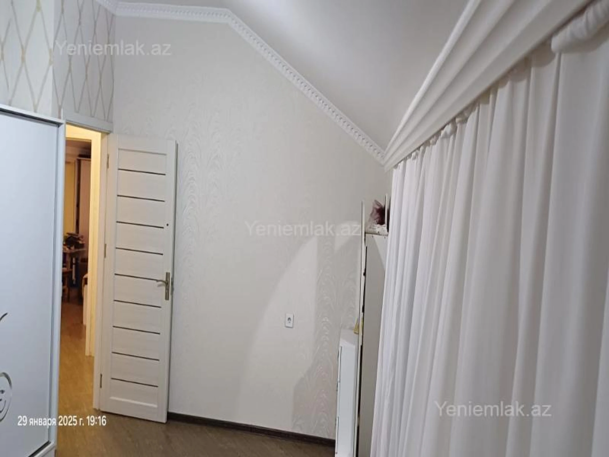 Satılır 8 otaqlı həyət evi 142 m²