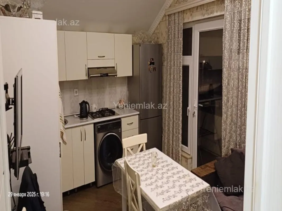 Satılır 8 otaqlı həyət evi 142 m²