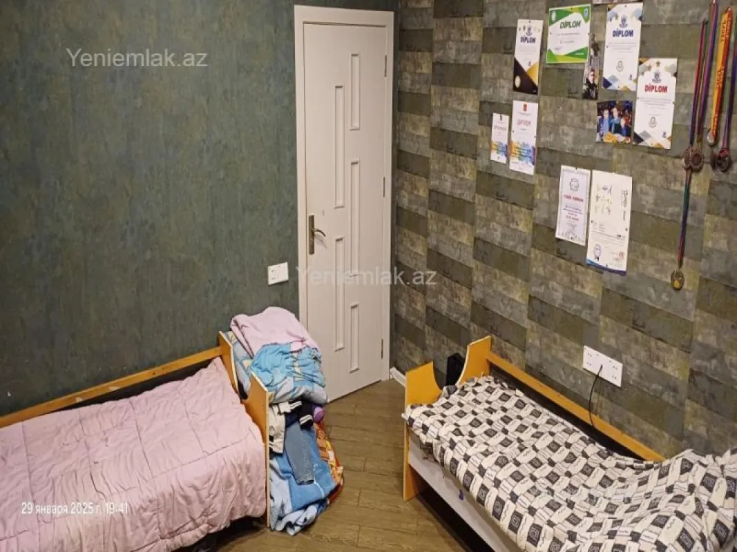 Satılır 8 otaqlı həyət evi 142 m²