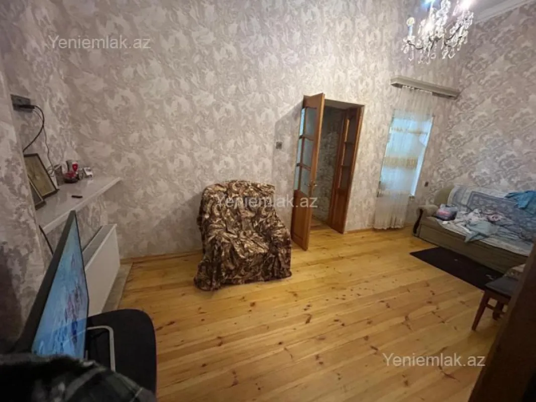 Satılır 5 otaqlı həyət evi 100 m²