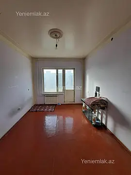 Satılır 4 otaqlı köhnə tikili 110 m²