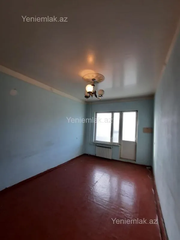 Satılır 4 otaqlı köhnə tikili 110 m²