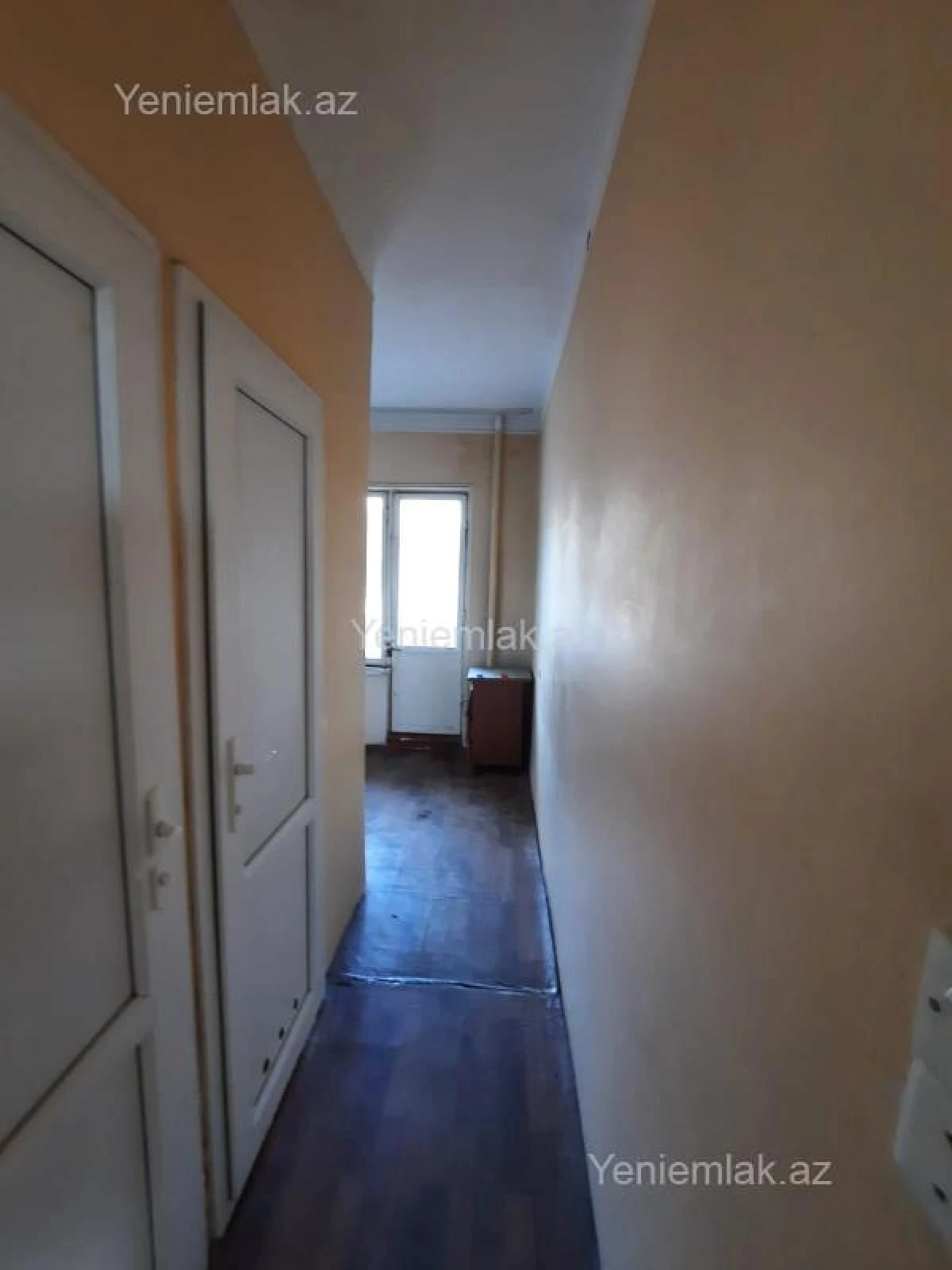 Satılır 4 otaqlı köhnə tikili 110 m²