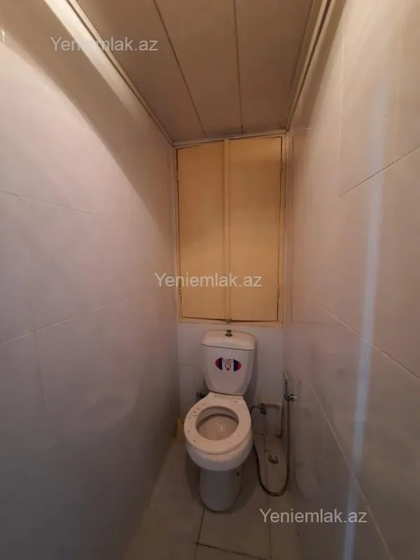 Satılır 4 otaqlı köhnə tikili 110 m²